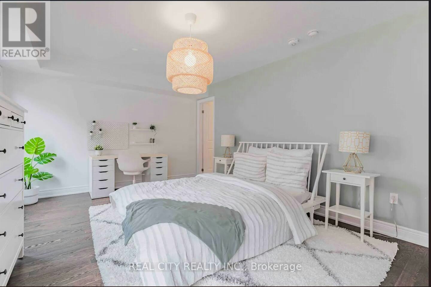 48 Hiawatha Court, Vaughan, ON, L4L 0J2 5