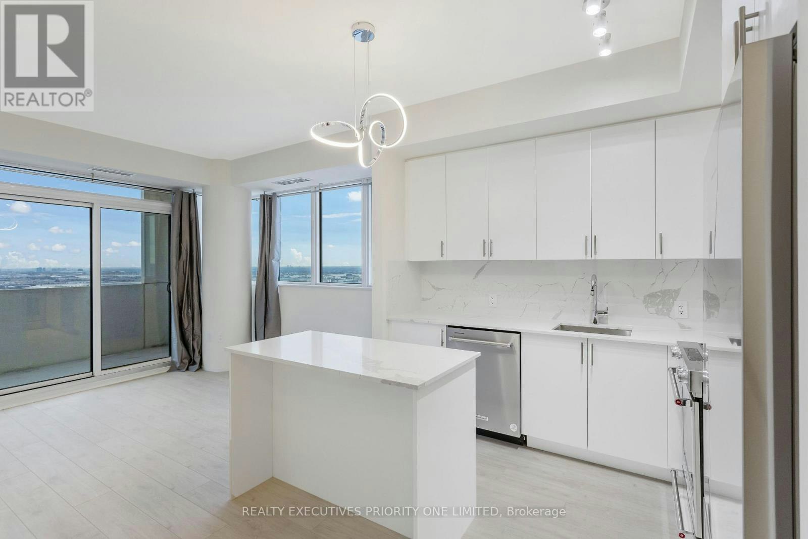 2018-9000 Jane Street, Vaughan, ON, L4K 0M6 - 2