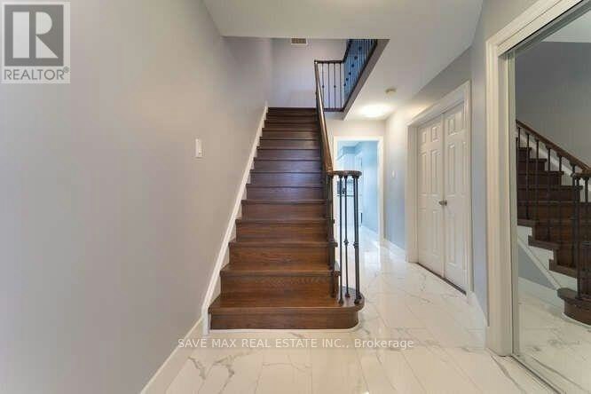 25 Tulip Drive, Brampton, ON, L6Y 3T5 - 4