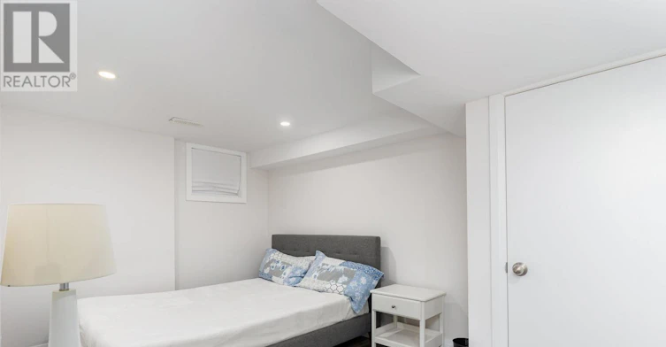 LOWER-329 Runnymede Road, Toronto, ON, M6S 2Y5 - 10
