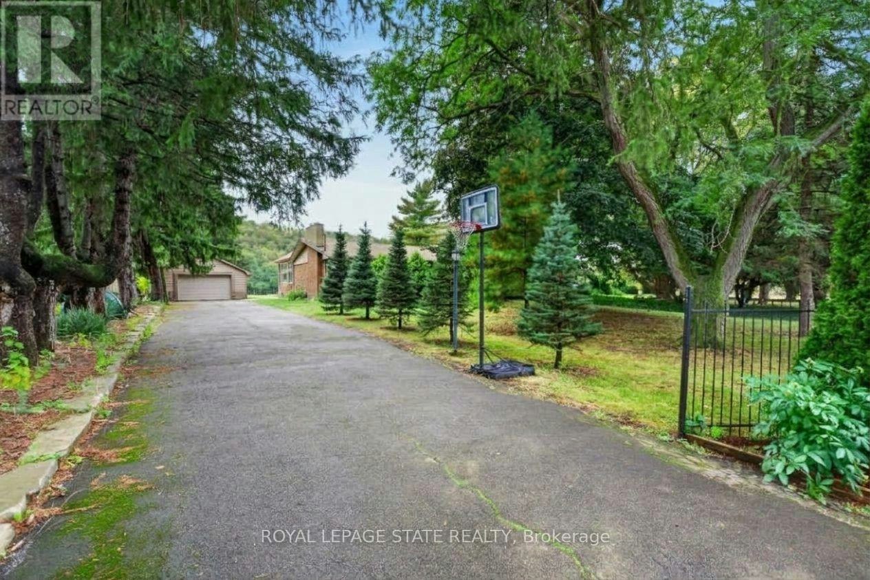 984 8 Highway Highway, Hamilton, ON, L8E 5H9 2
