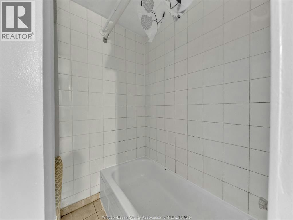 UPPER-2241 Mercer, Windsor, ON, N8X 3R2 - 12