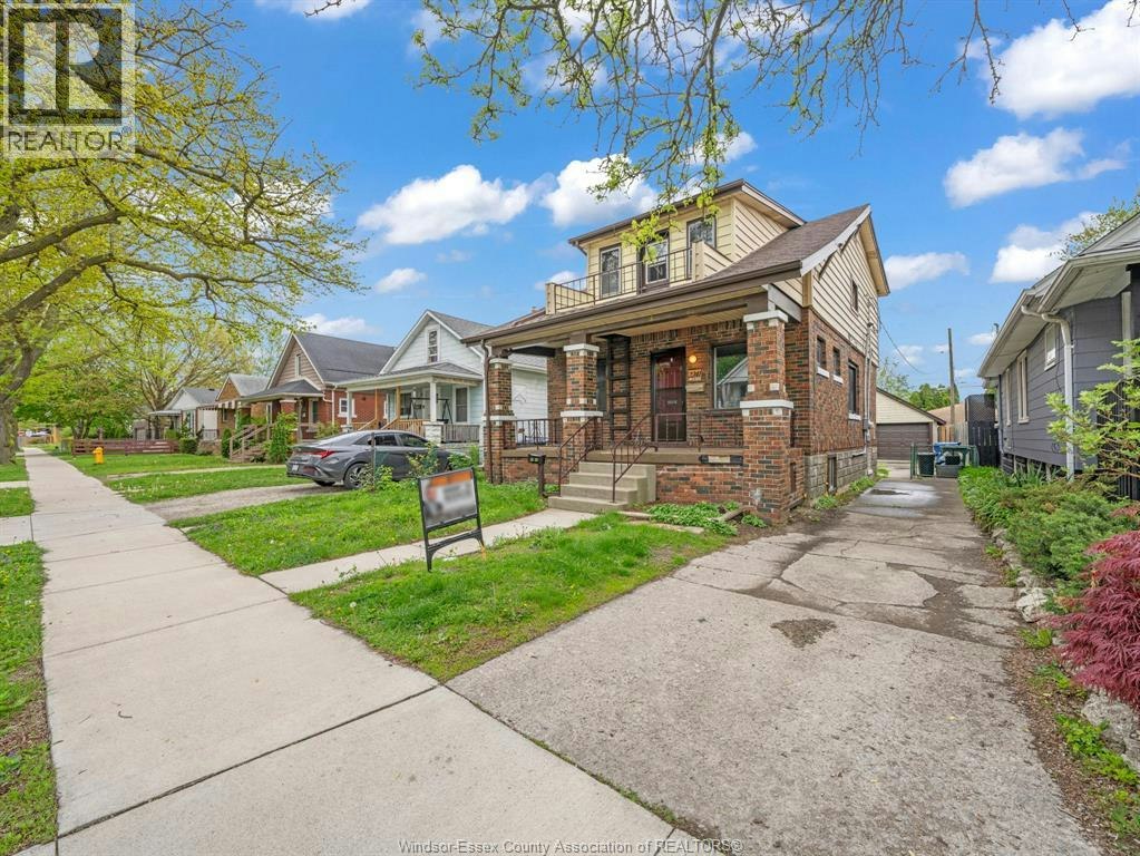 UPPER-2241 Mercer, Windsor, ON, N8X 3R2 - 2