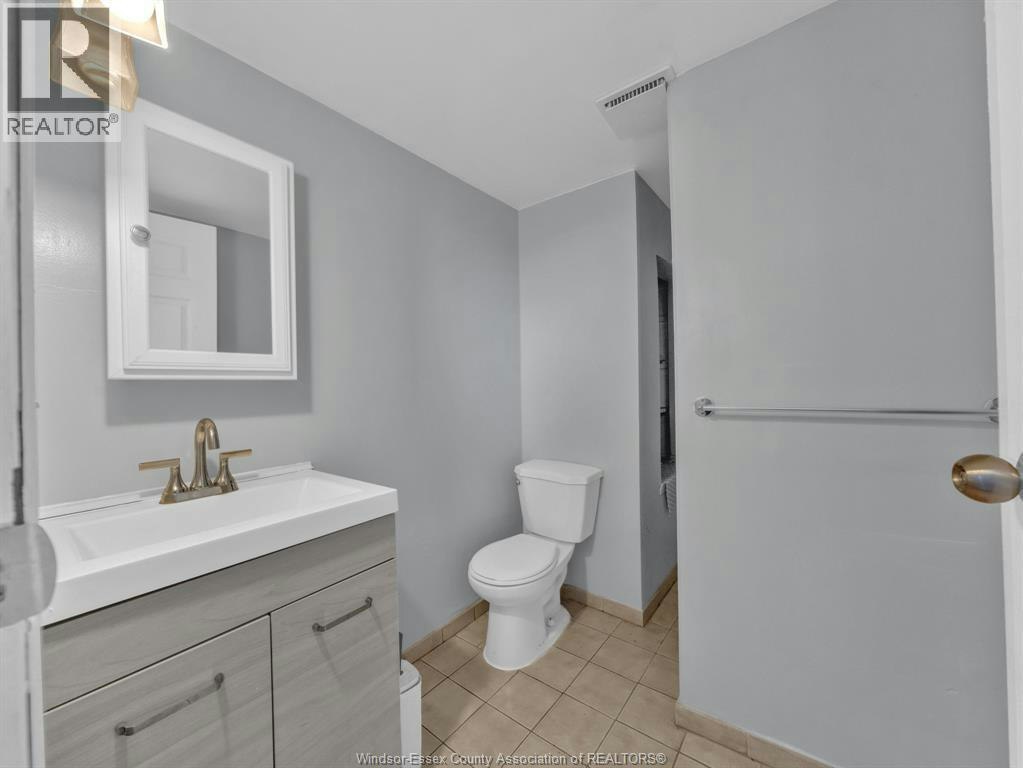 UPPER-2241 Mercer, Windsor, ON, N8X 3R2 - 11