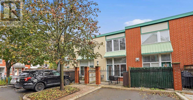 7-170 Cathcart Street, Ottawa, ON, K1N 5B9