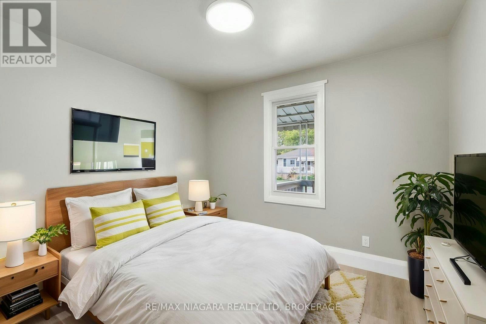 UPPER-422 Brunswick Street, Hamilton, ON, L8H 6S4 3