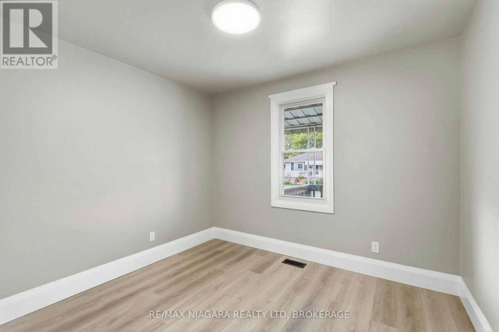 UPPER-422 Brunswick Street, Hamilton, ON, L8H 6S4 - 10
