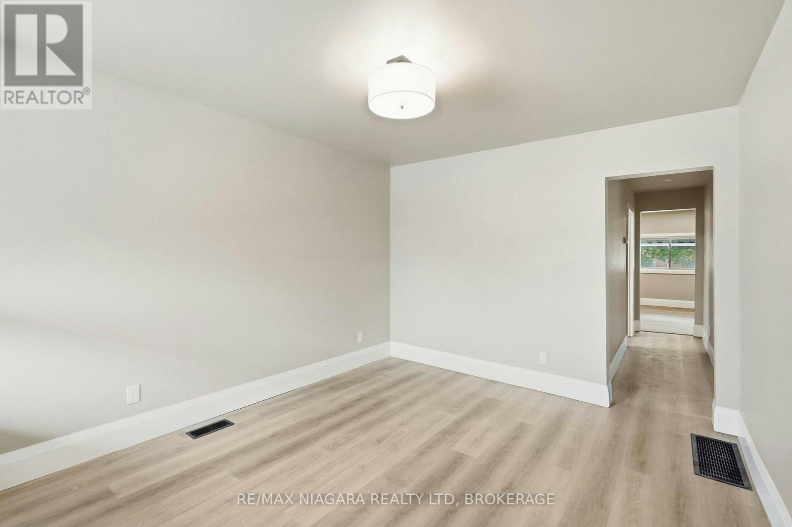 UPPER-422 Brunswick Street, Hamilton, ON, L8H 6S4 - 8