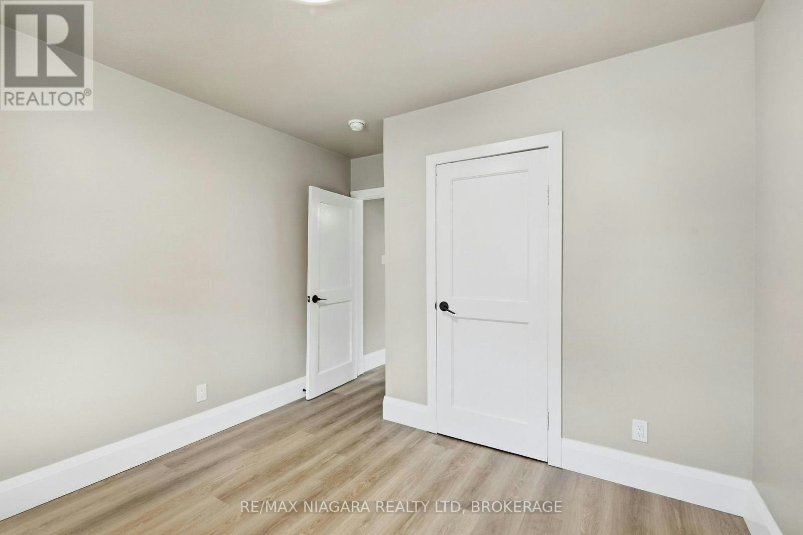 UPPER-422 Brunswick Street, Hamilton, ON, L8H 6S4 - 11