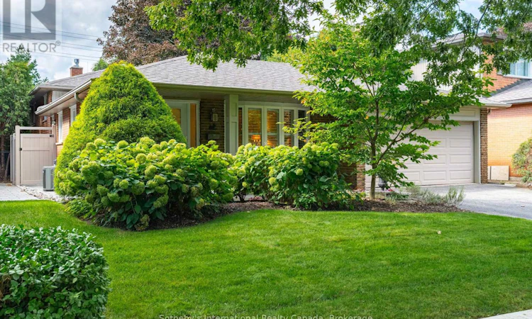885 Fletcher Valley Crescent