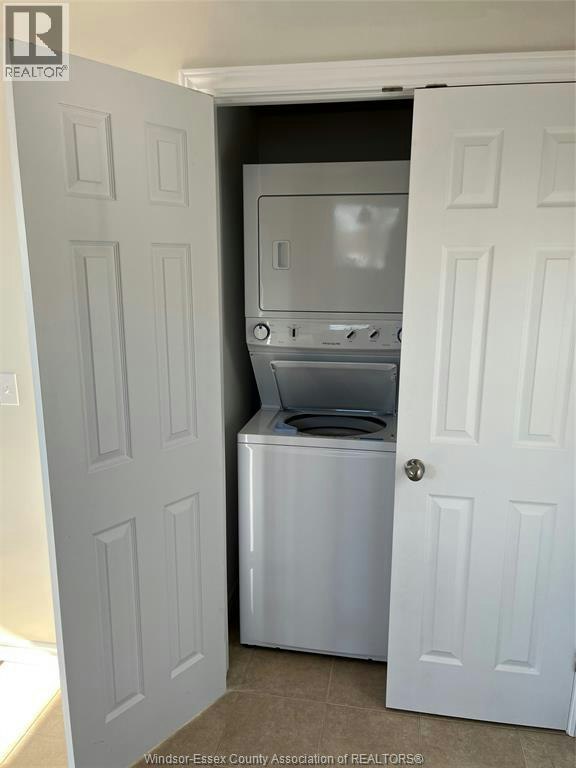190 Walnut Lane, Essex, ON, N0R 1G0 - 2