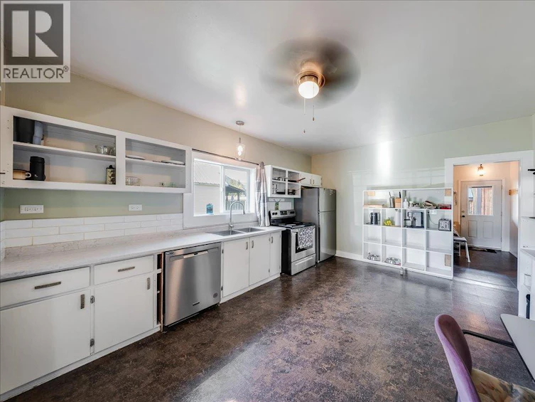 514 Davies Avenue, Salmo, BC, V0G 1Z0 - 21