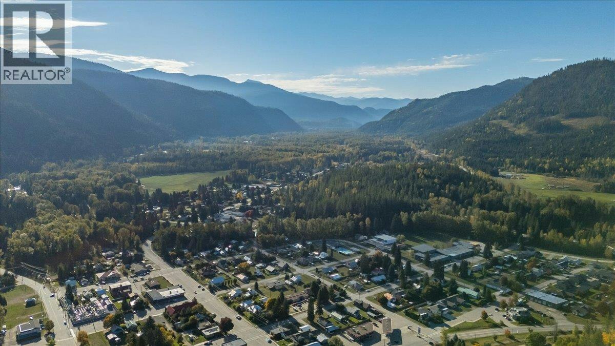 514 Davies Avenue, Salmo, BC, V0G 1Z0 - 35