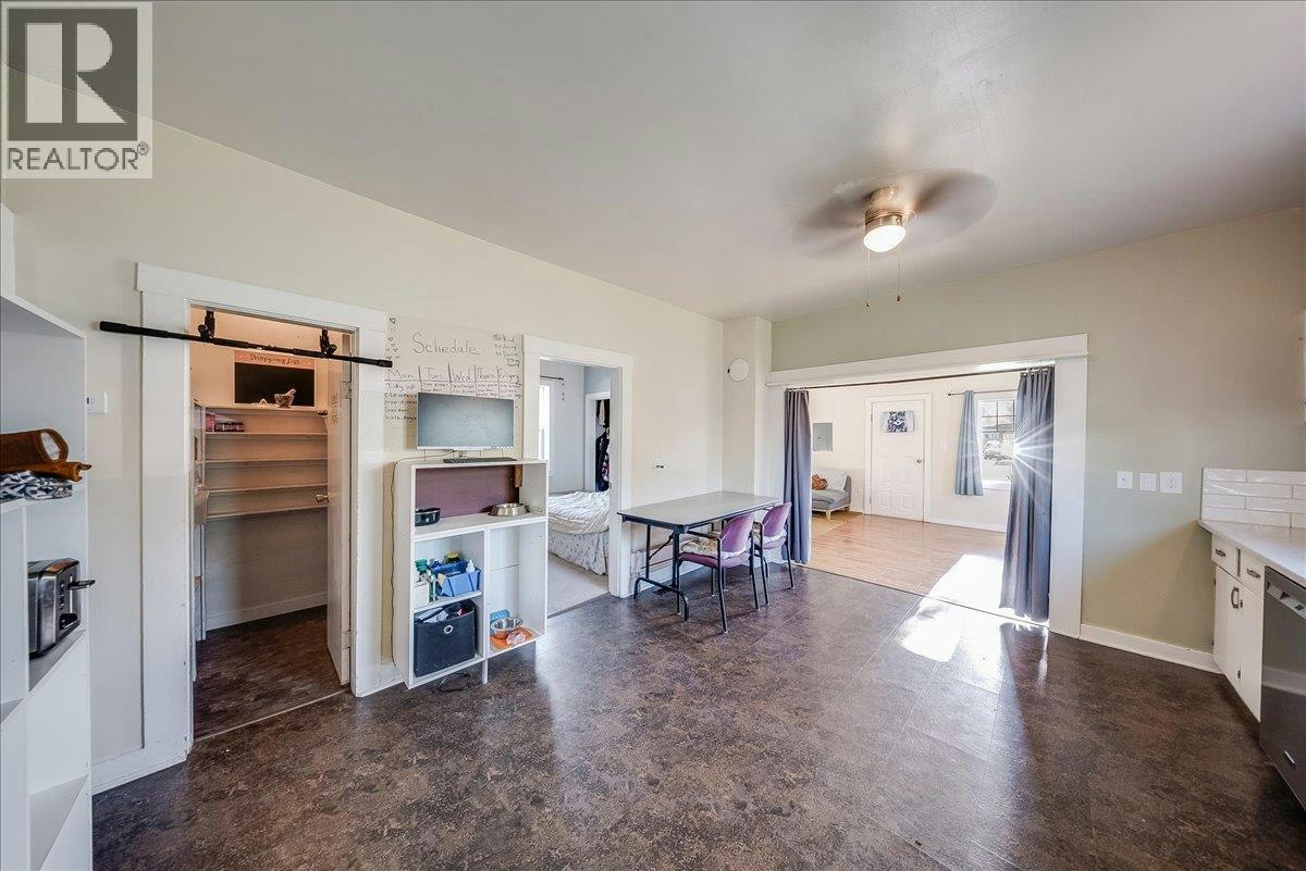 514 Davies Avenue, Salmo, BC, V0G 1Z0 - 23
