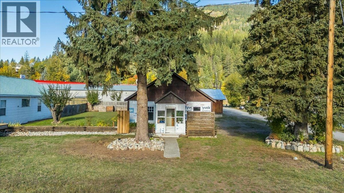 514 Davies Avenue, Salmo, BC, V0G 1Z0 - 13