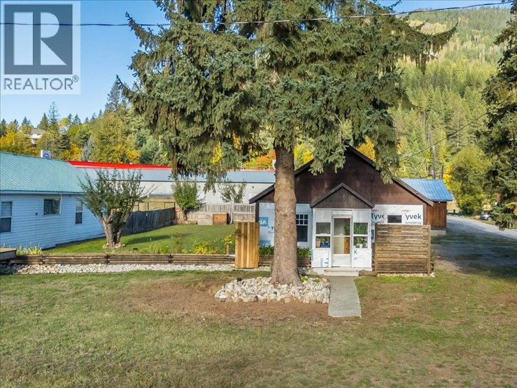 514 Davies Avenue, Salmo, BC, V0G 1Z0 - 13