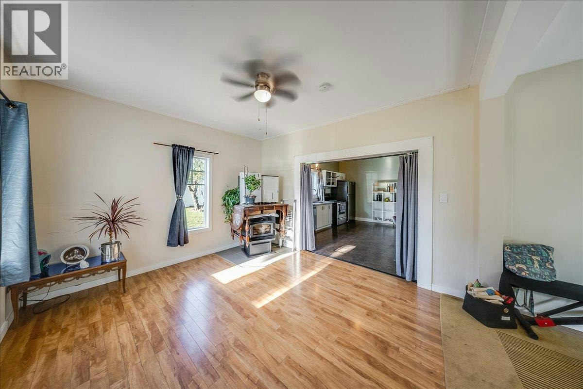 514 Davies Avenue, Salmo, BC, V0G 1Z0 - 18