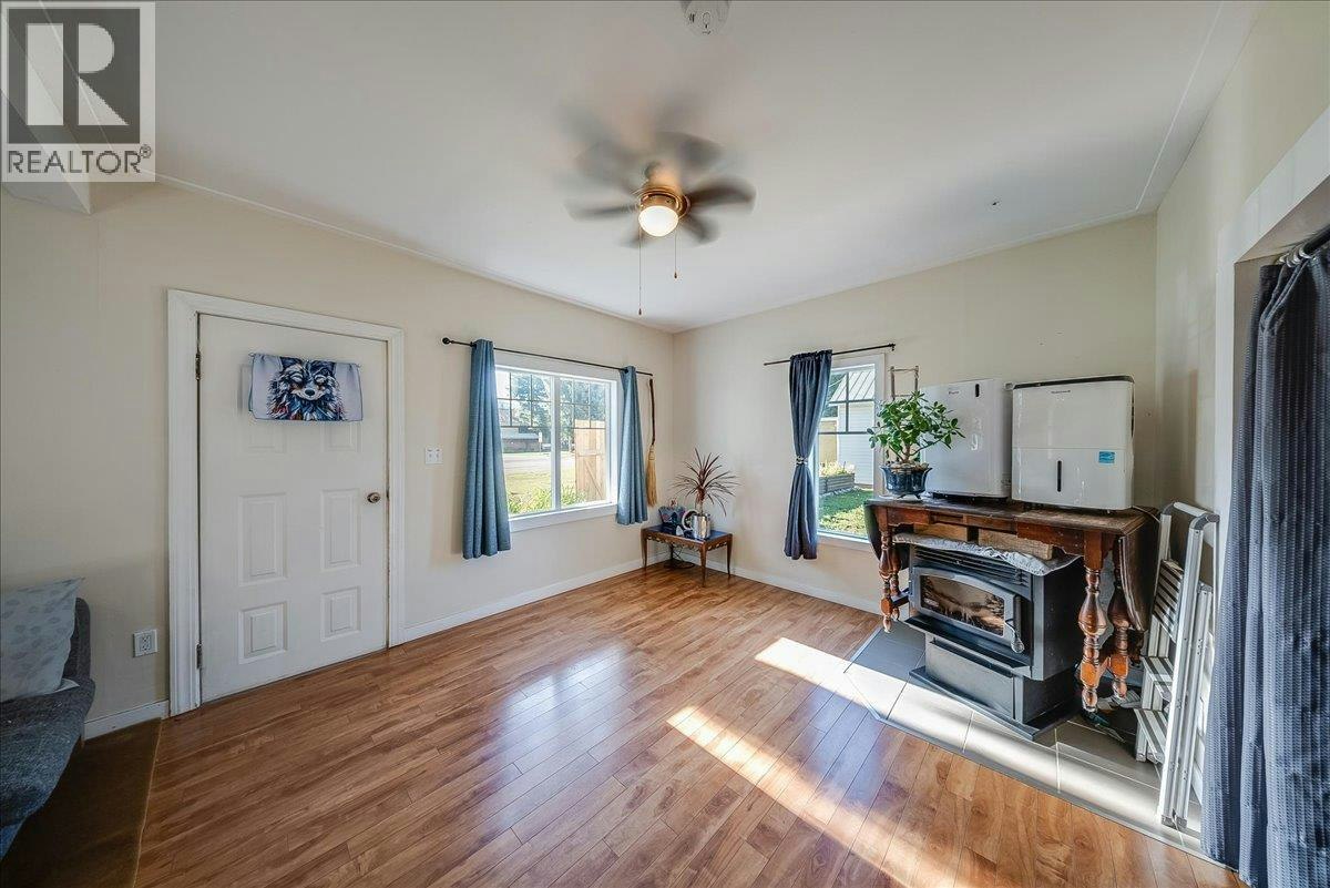 514 Davies Avenue, Salmo, BC, V0G 1Z0 - 14
