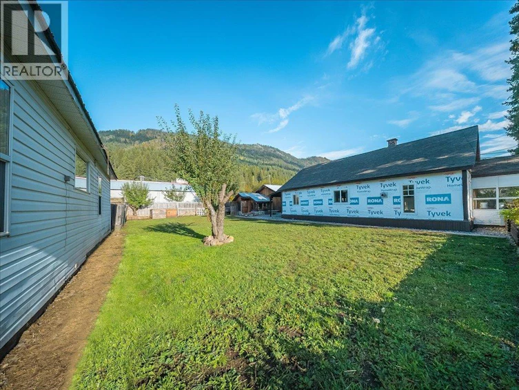 514 Davies Avenue, Salmo, BC, V0G 1Z0 - 7