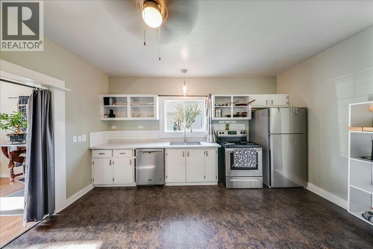 514 Davies Avenue, Salmo, BC, V0G 1Z0 - 20
