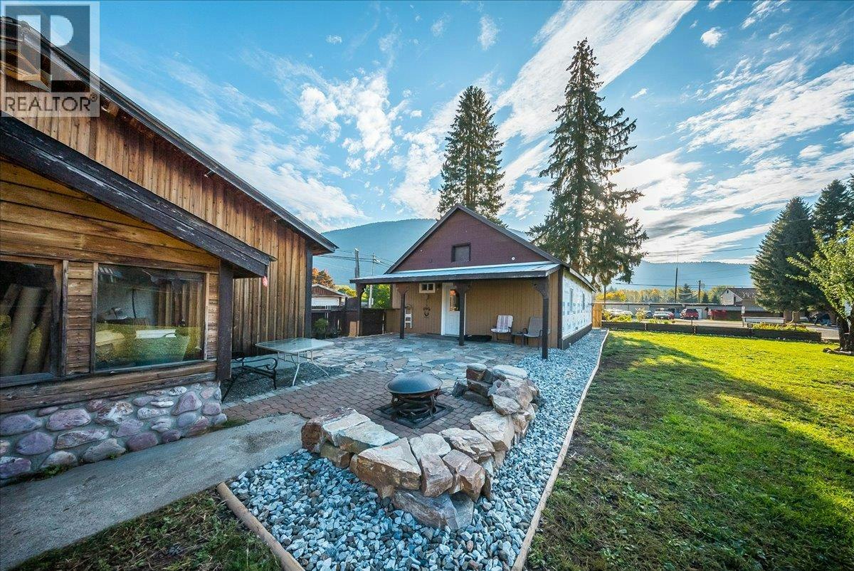 514 Davies Avenue - 3