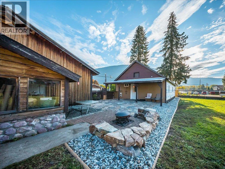 514 Davies Avenue, Salmo, BC, V0G 1Z0 - 3