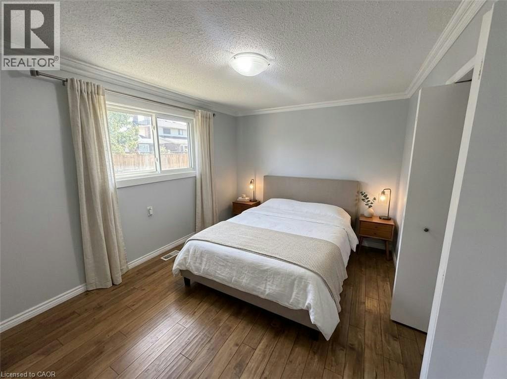 37 Elora Drive, Hamilton, ON, L9C 6T4 - 4