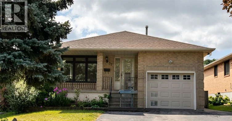 37 Elora Drive, Hamilton, ON, L9C 6T4