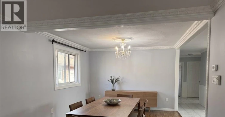 37 Elora Drive, Hamilton, ON, L9C 6T4 - 2