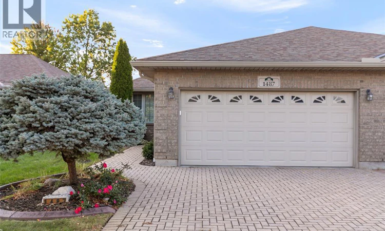 1487 Imperial Crescent