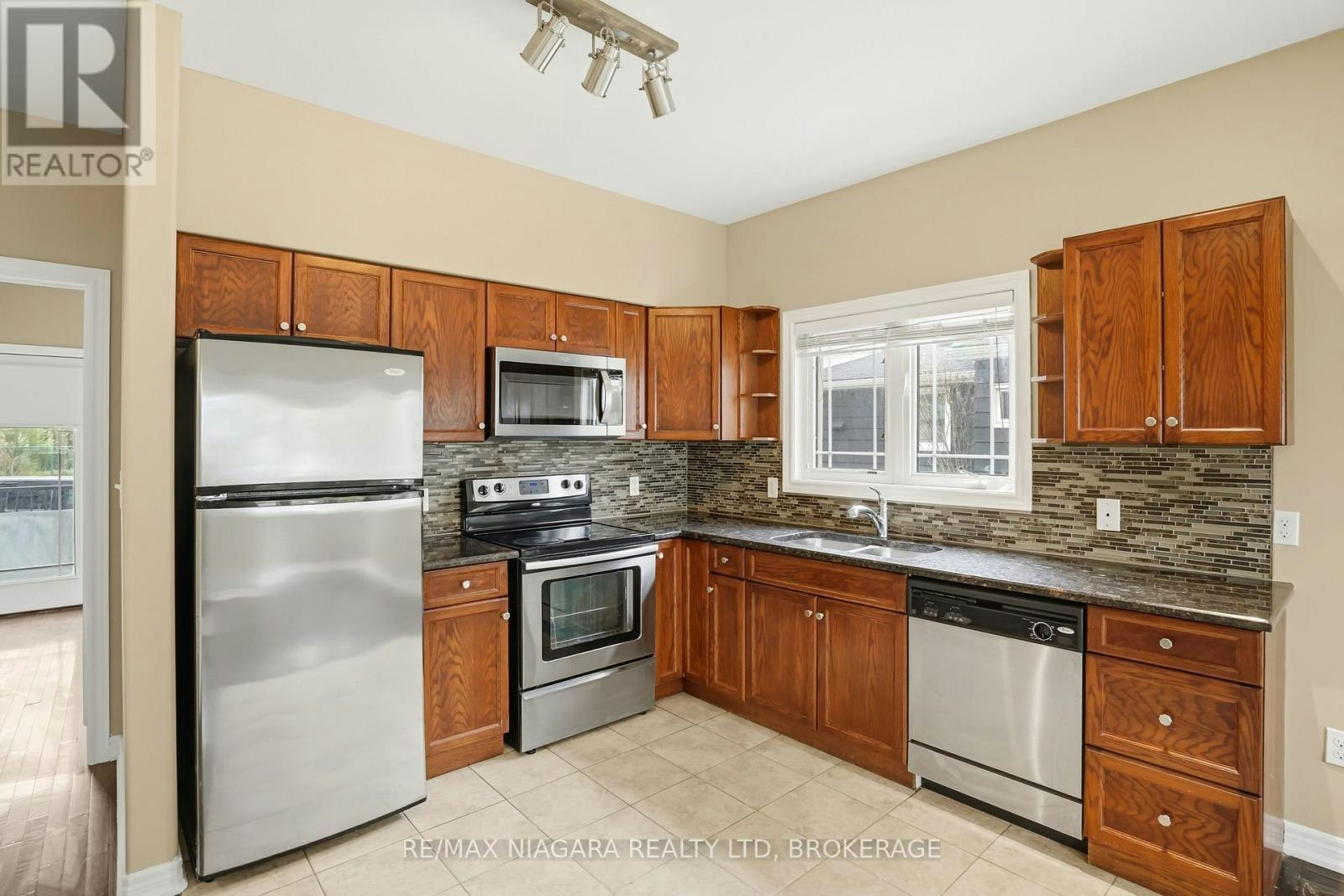 106-6045 Dunn Street, Niagara Falls, ON, L2G 2P2 - 13