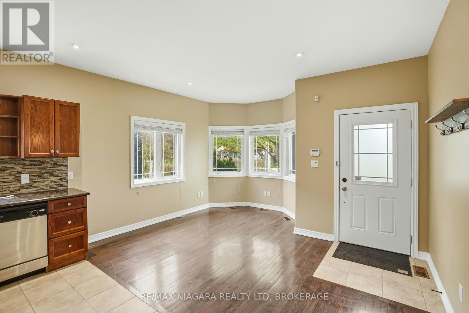 106-6045 Dunn Street, Niagara Falls, ON, L2G 2P2 - 11