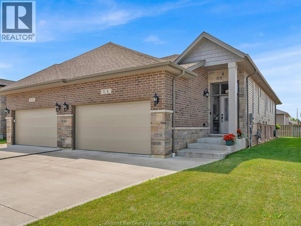 5 Woodland Street, Kingsville, ON, N9Y 0B1