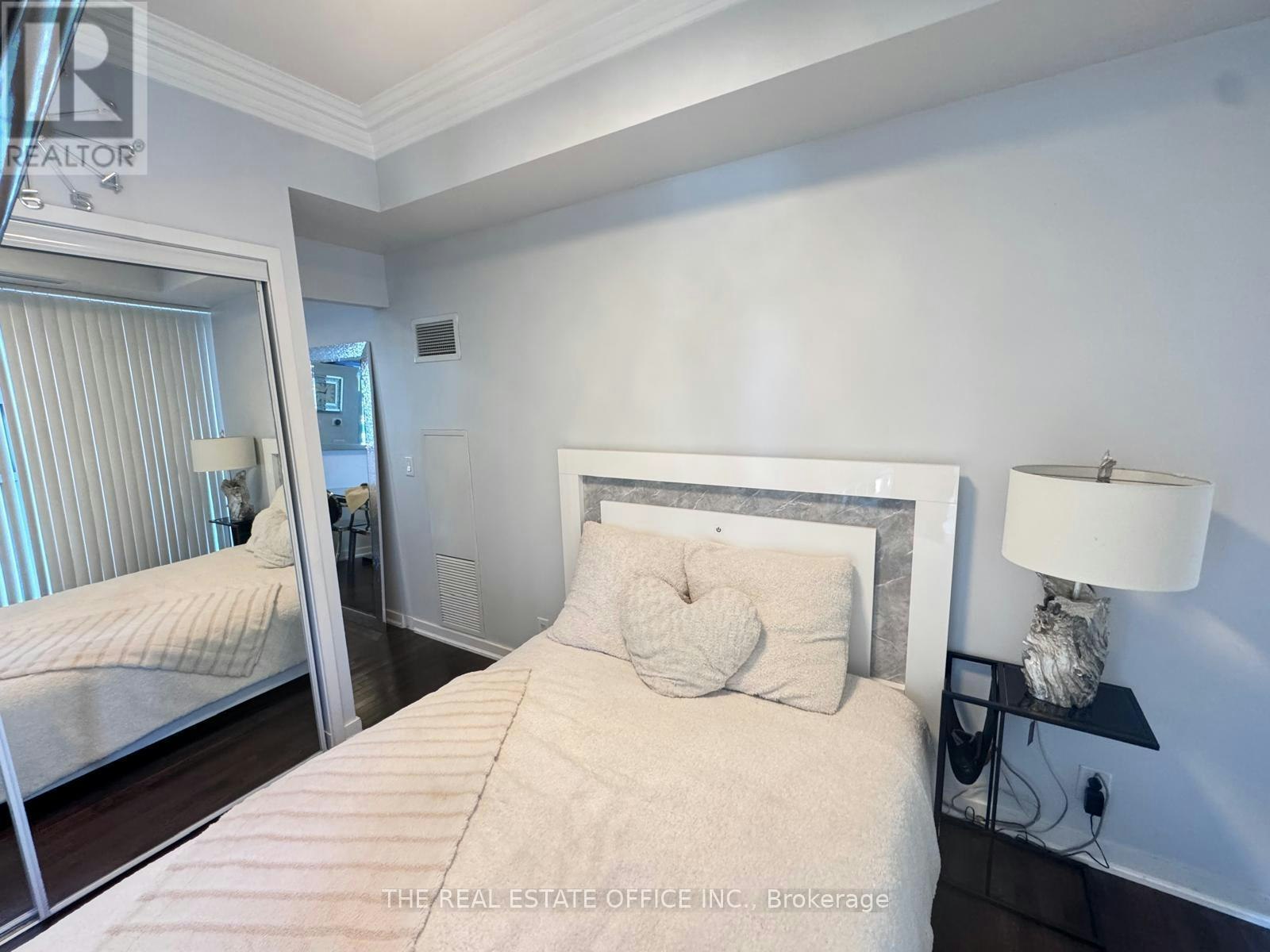 2511-14 York Street, Toronto, ON, M5J 2Z2 - 11