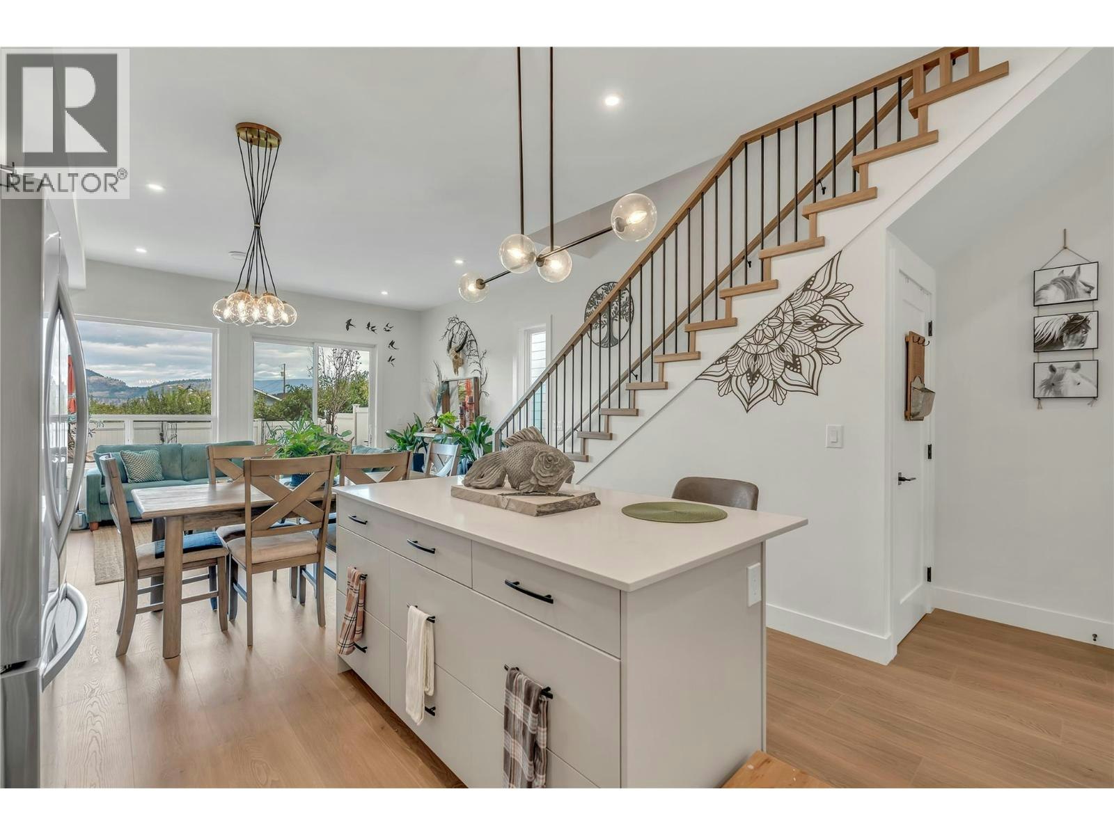 386 Chardonnay Avenue - 2