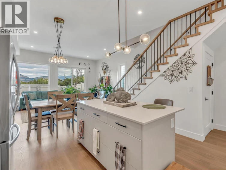 386 Chardonnay Avenue, Oliver, BC, V0H 1T4 - 2