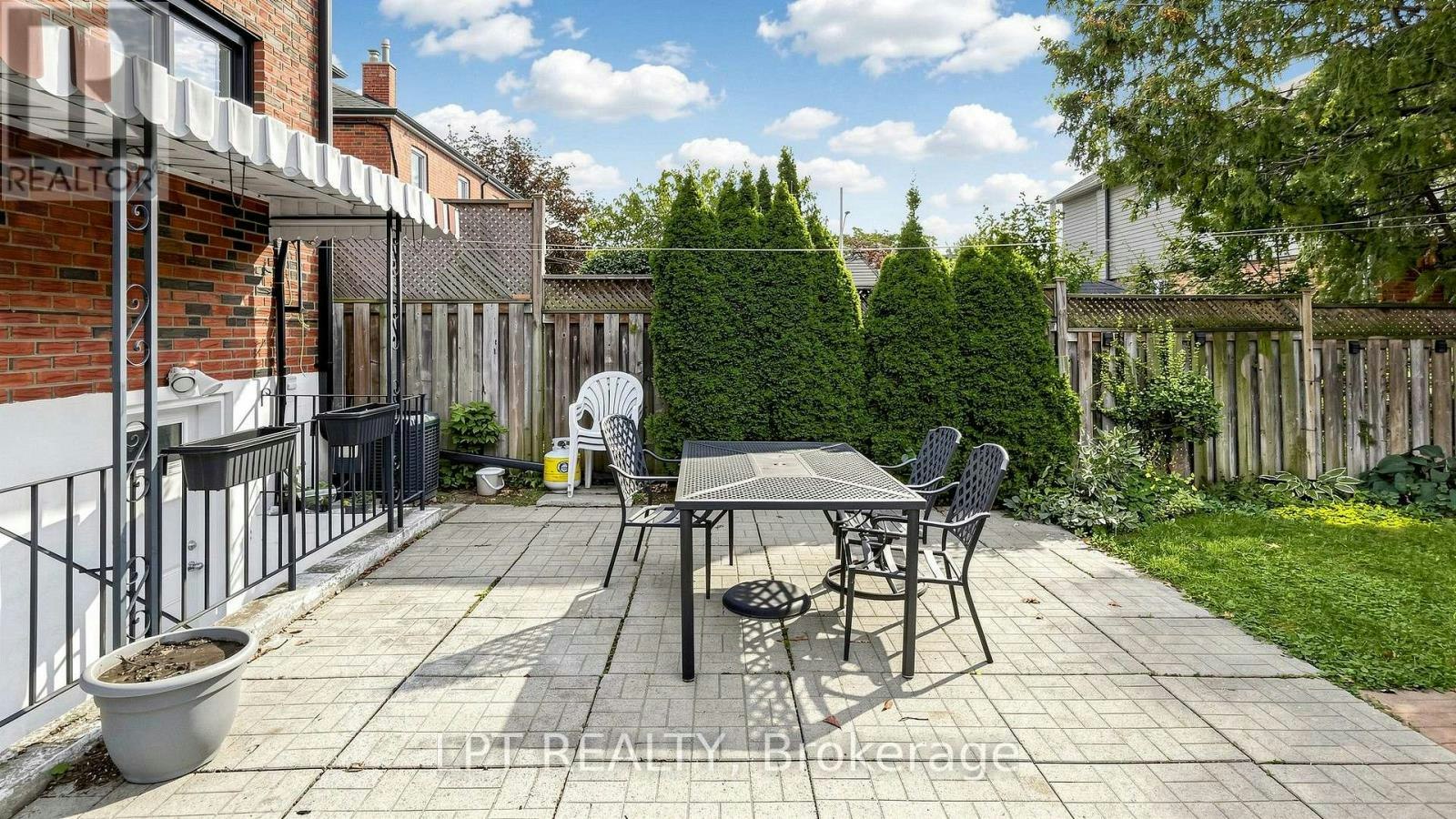 MAIN Floor 477 Cosburn Apt Avenue, Toronto, ON, M4J 2N6 - 32
