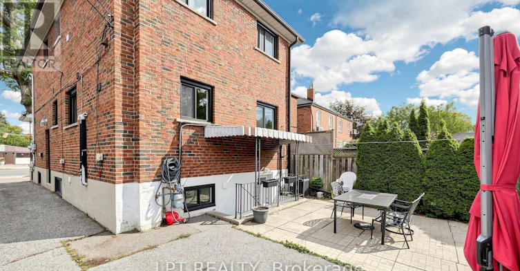 MAIN Floor 477 Cosburn Apt Avenue, Toronto, ON, M4J 2N6 - 34