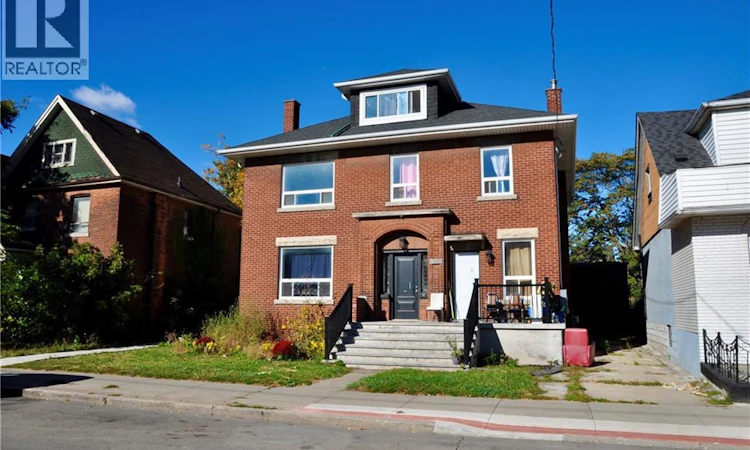119 Ottawa Street N