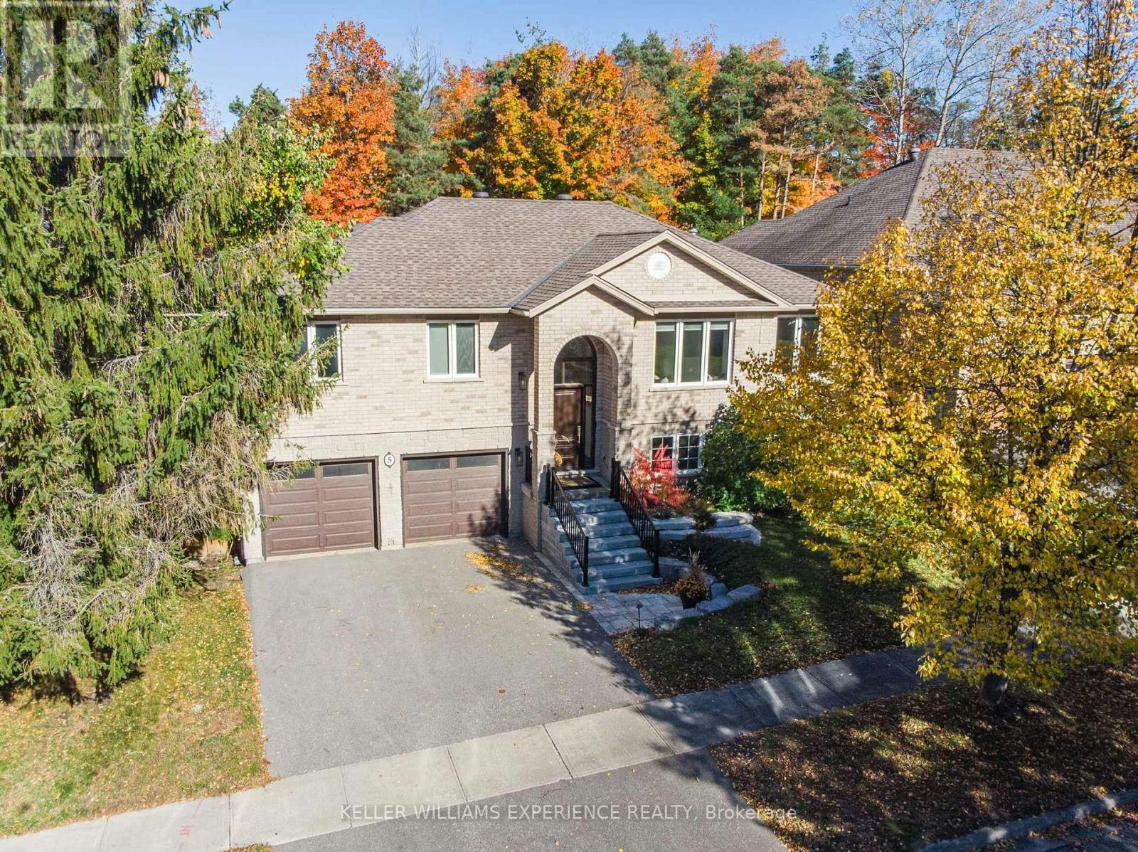 5 Grouse Glen, Barrie, ON, L4N 7Z4