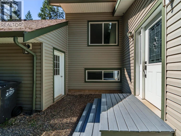 4931 Kyllo Road, 108 Mile Ranch, BC, V0K 2Z0 - 4