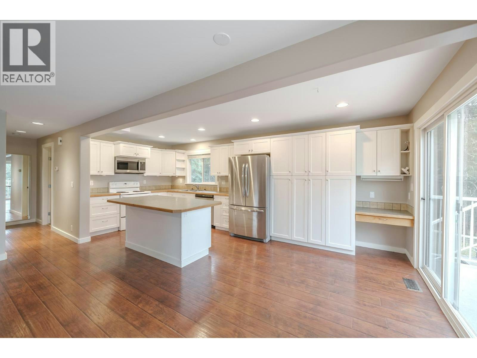 4931 Kyllo Road, 108 Mile Ranch, BC, V0K 2Z0 - 14