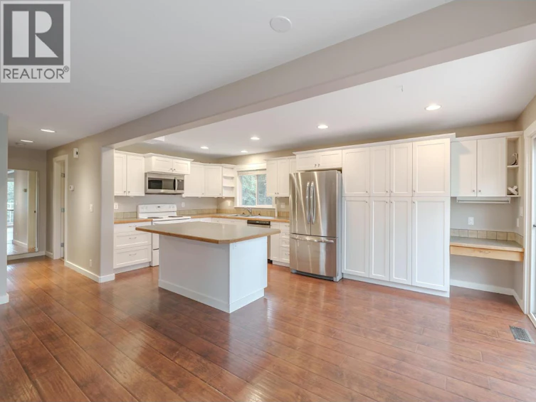 4931 Kyllo Road, 108 Mile Ranch, BC, V0K 2Z0 - 14