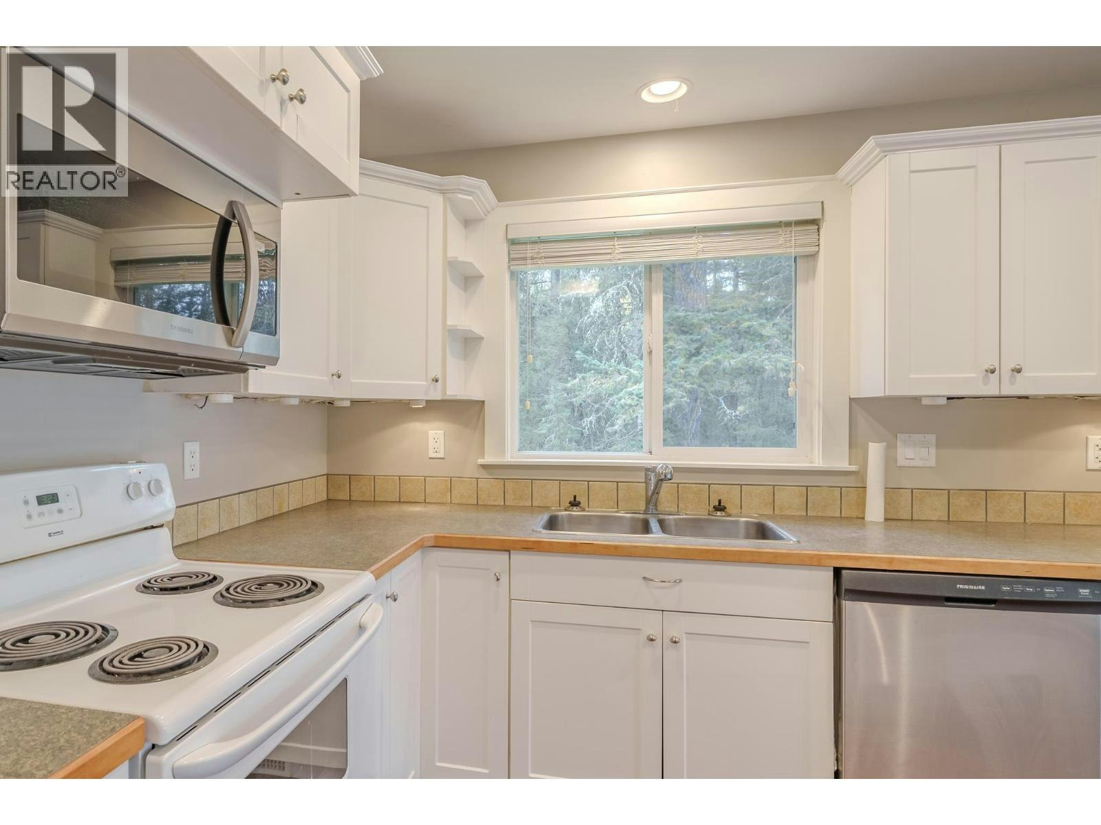 4931 Kyllo Road, 108 Mile Ranch, BC, V0K 2Z0 - 15