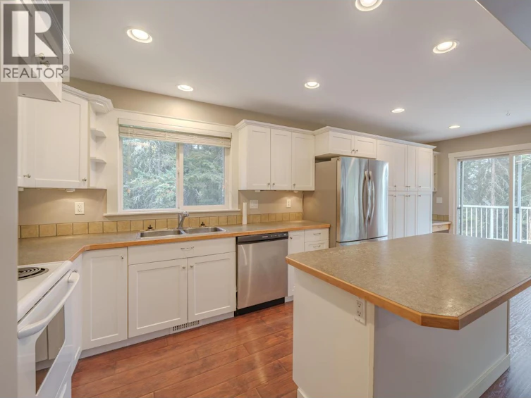 4931 Kyllo Road, 108 Mile Ranch, BC, V0K 2Z0 - 16