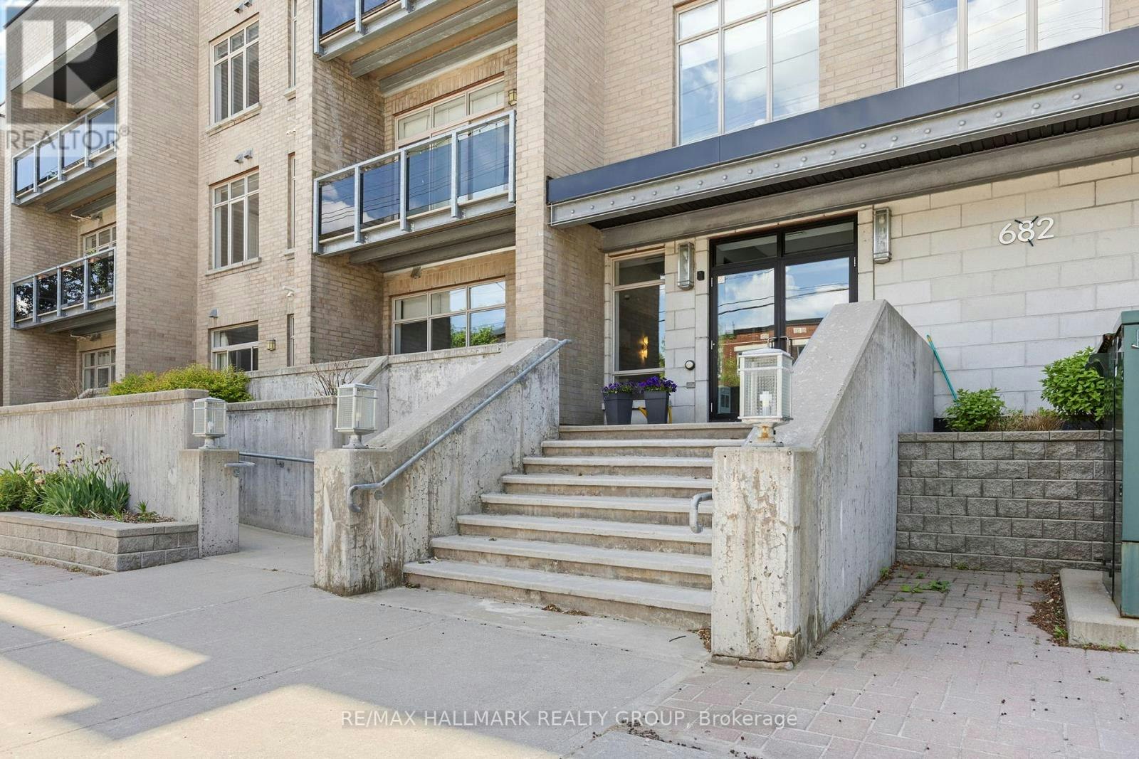 311-682 Churchill Avenue N, Ottawa, ON, K1Z 5G5
