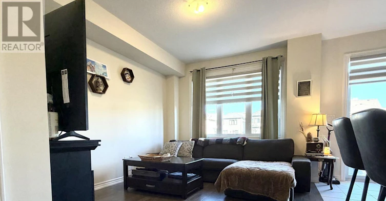 35 Vanilla Trail, Thorold, ON, L2V 0K6 - 4