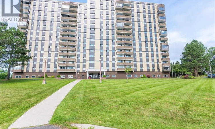1214-310 Woodward Avenue
