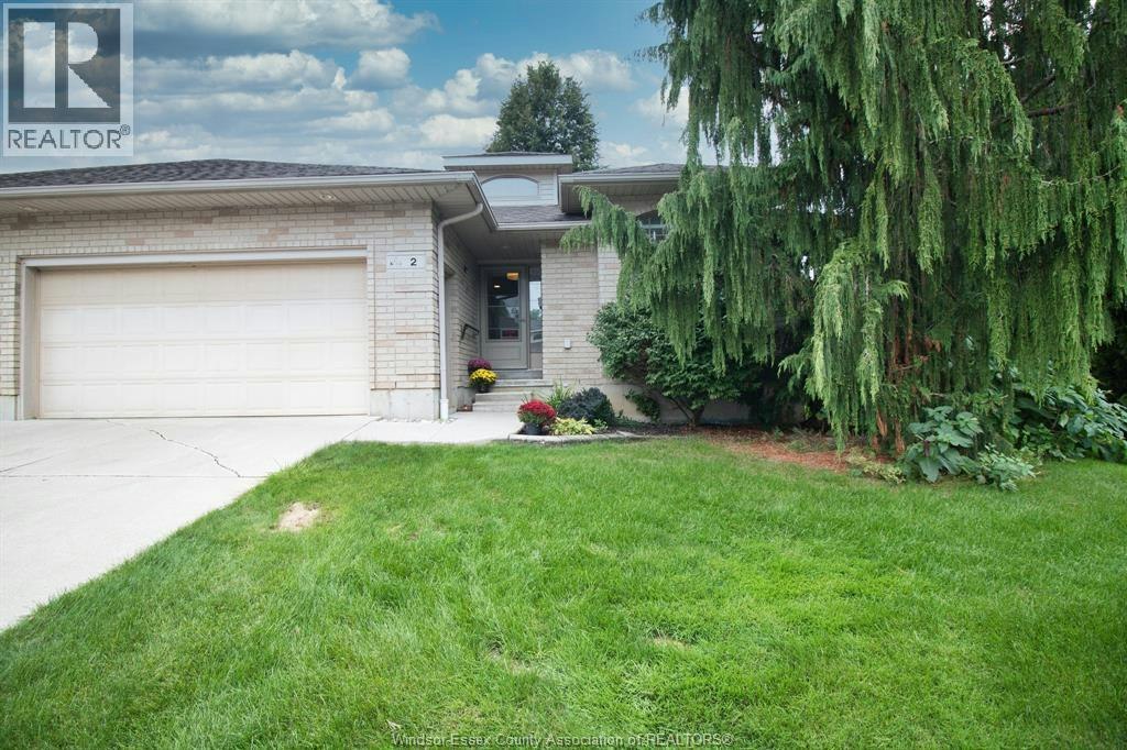 2 Thomas Crescent