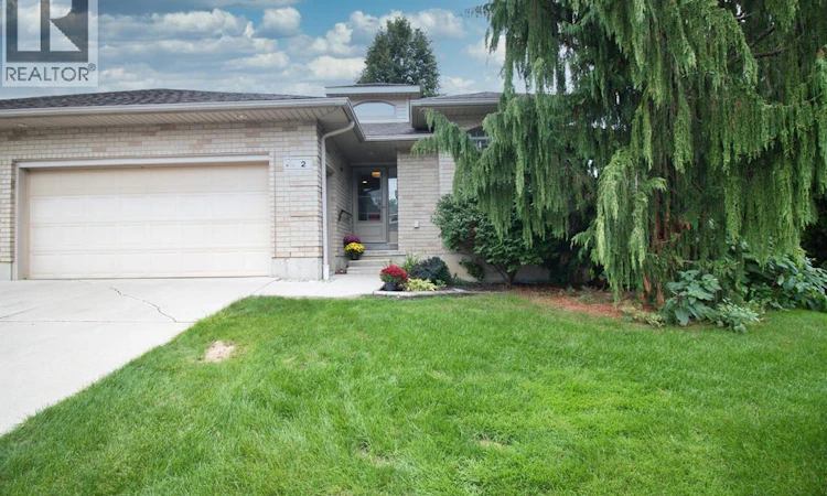 2 Thomas Crescent